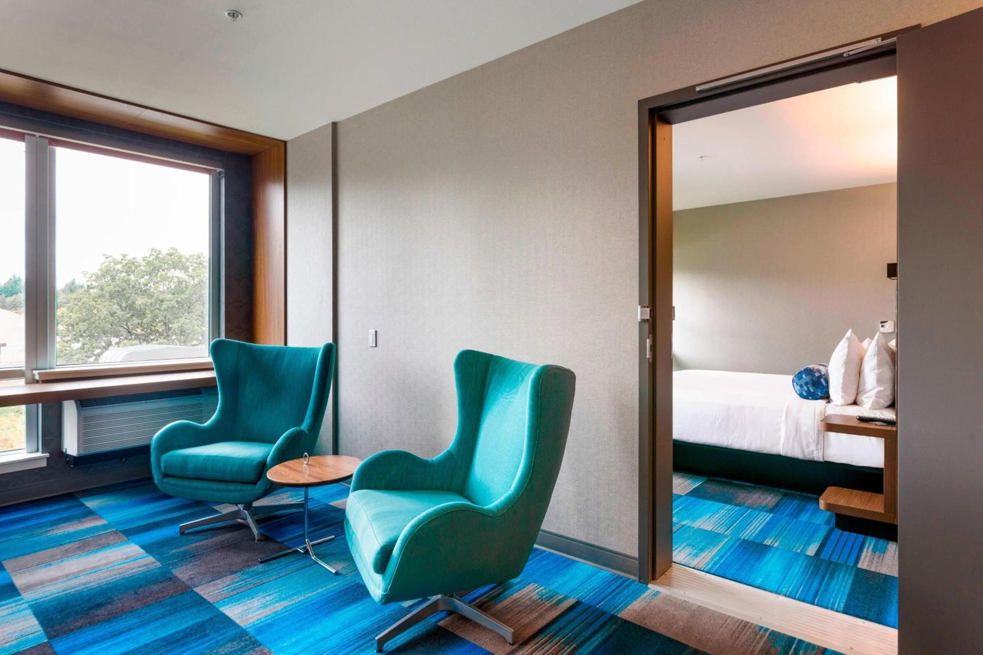 Aloft Seattle Redmond Hotel Exterior photo