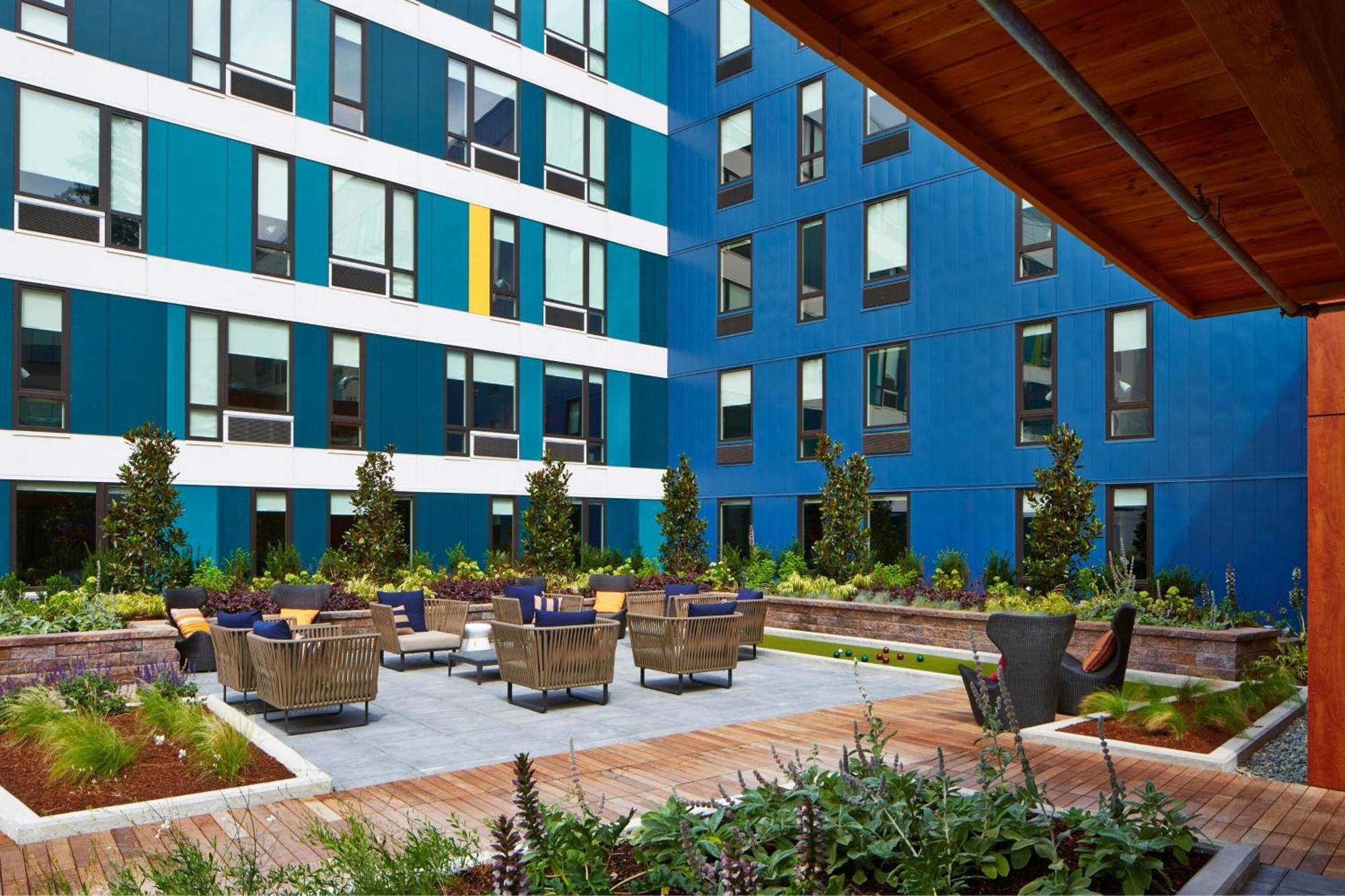 Aloft Seattle Redmond Hotel Exterior photo